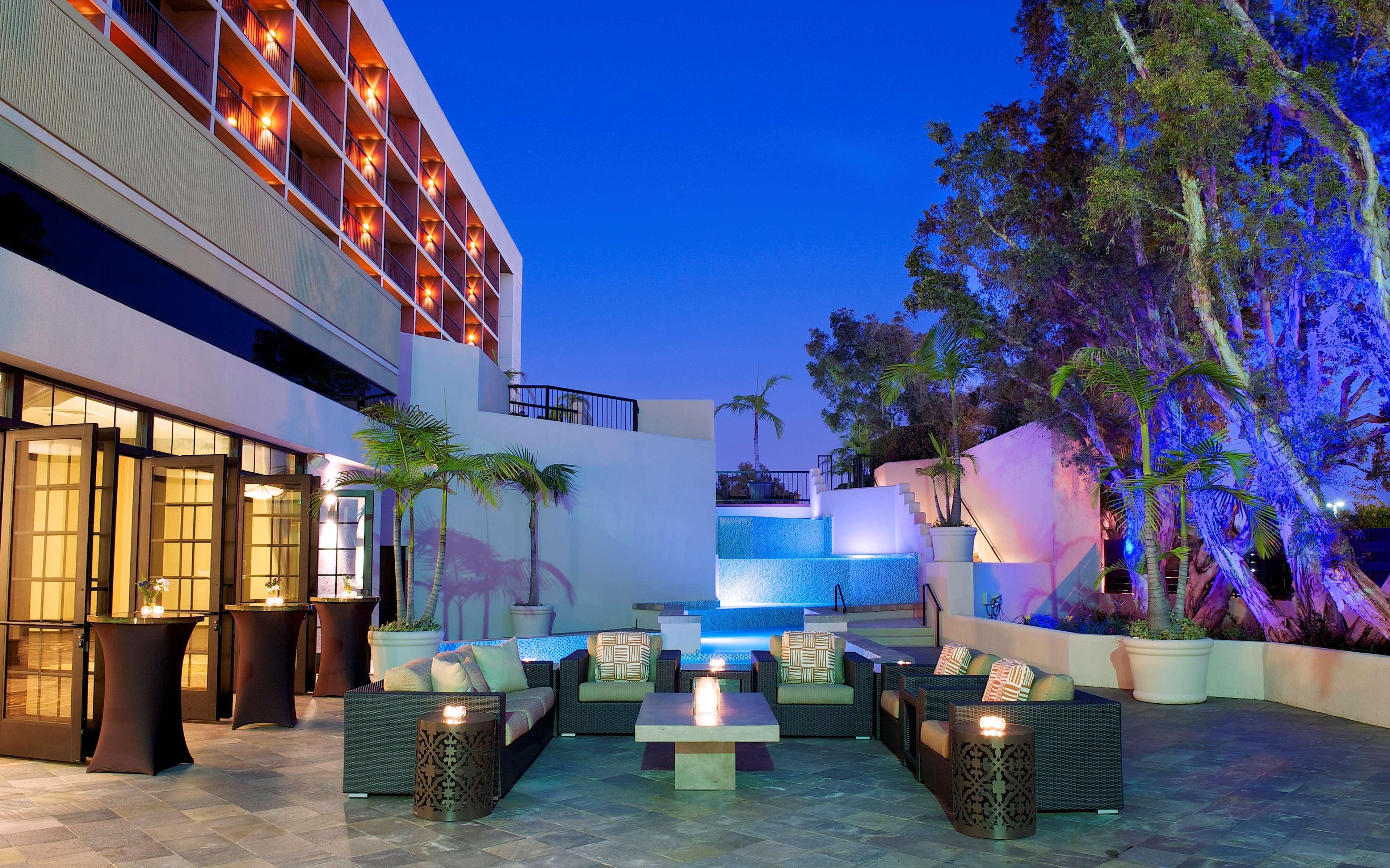 Hotel Hilton Orange County/Costa Mesa Esterno foto