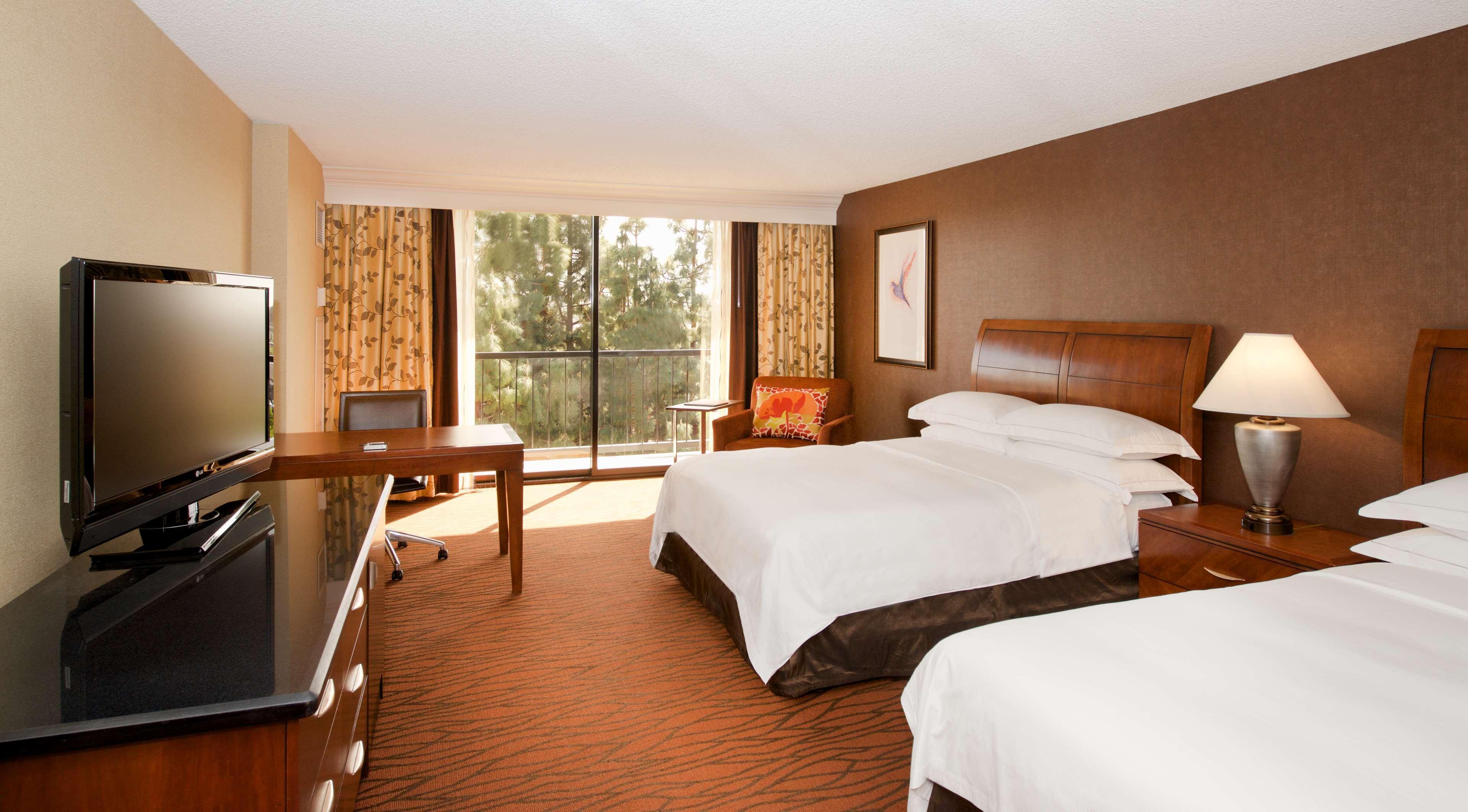 Hotel Hilton Orange County/Costa Mesa Esterno foto