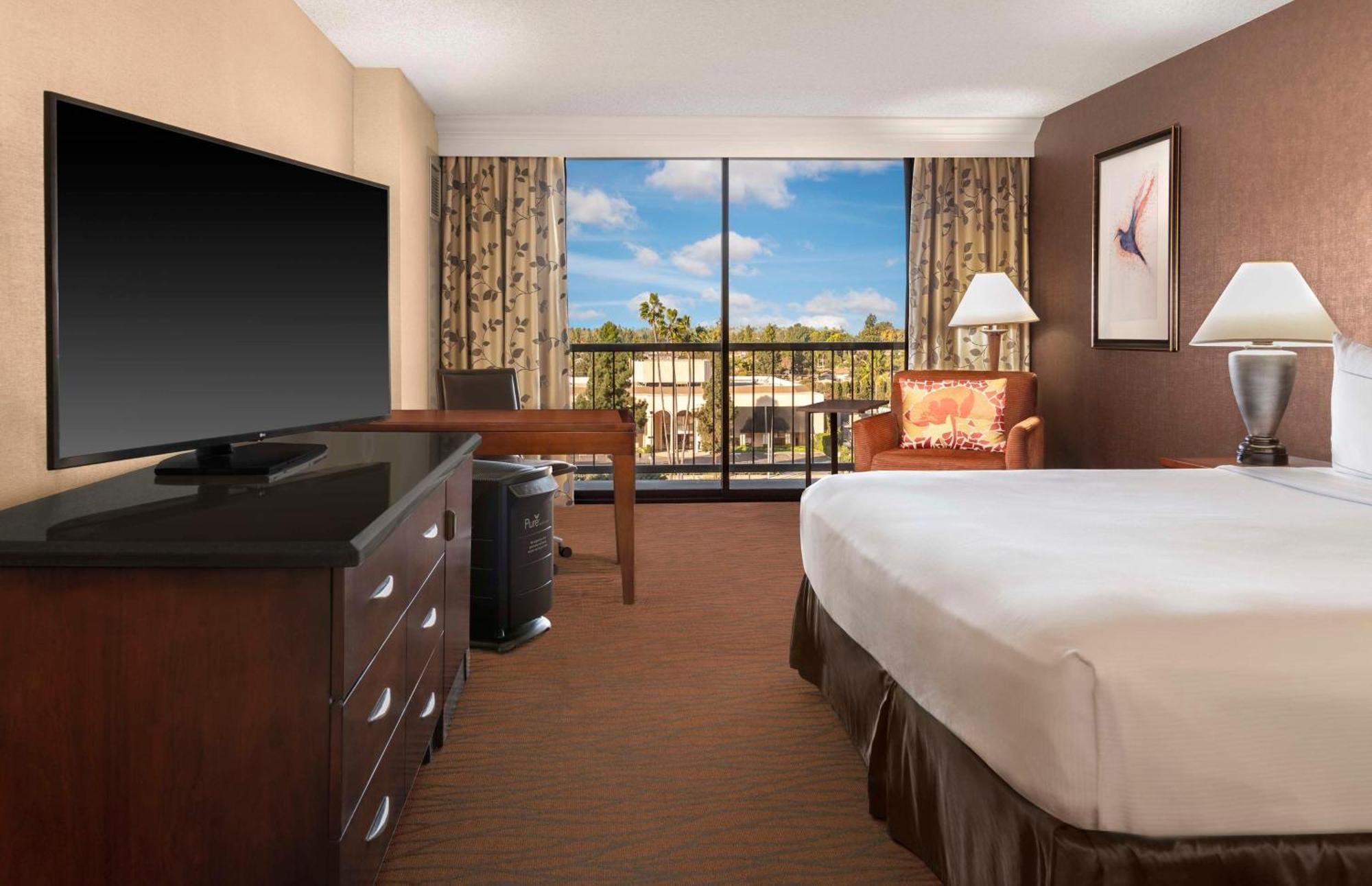 Hotel Hilton Orange County/Costa Mesa Esterno foto