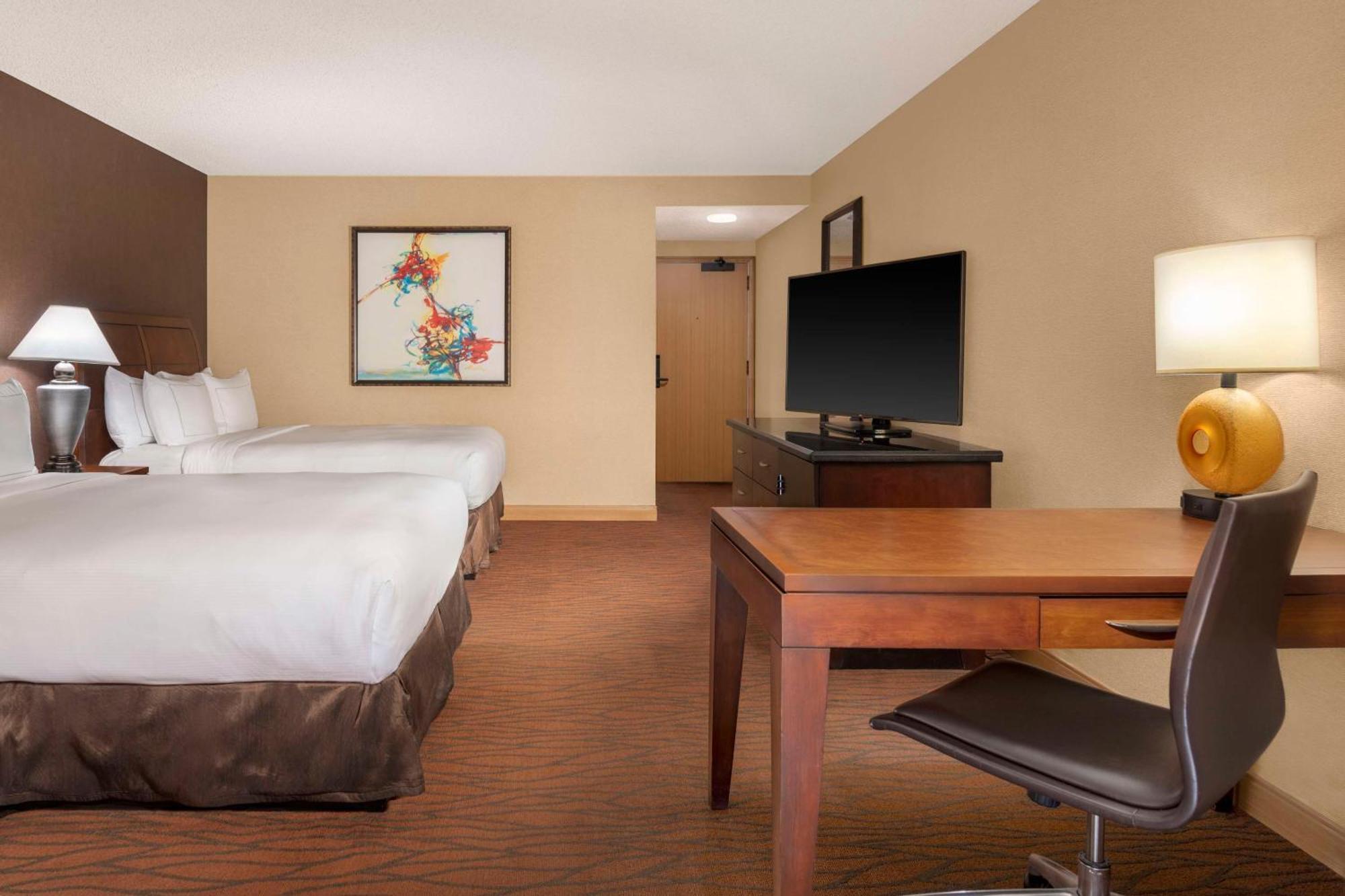 Hotel Hilton Orange County/Costa Mesa Esterno foto